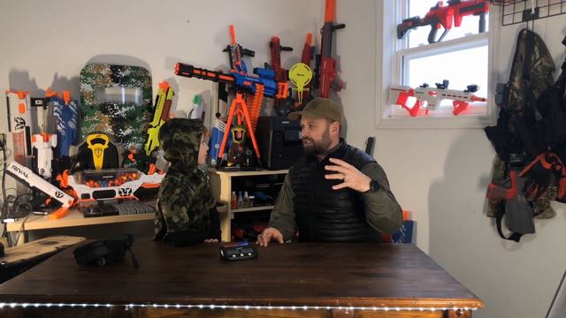 Dart Dad Episode 2 - Three things to make a NERF War more Epic! - Lasers, Targets and Timers! смотреть онлайн