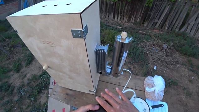 Впервые сделал холодное копчение! Обзор новой коптилки на дымогенераторе! Горячее или холодное? смотреть онлайн