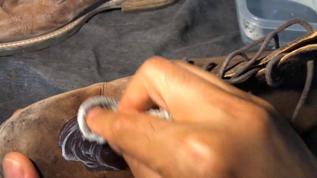 How to Clean Nubuck Leather Boots With Saddle Soap смотреть онлайн
