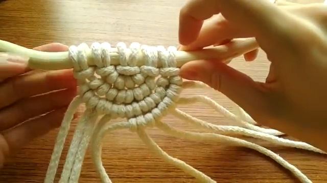 Макраме панно с перышками. (Часть 1) Мастер-класс по макраме_[360p].mp4 смотреть онлайн