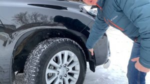 Для чего прорези в правом переднем подкрылке Тойота Ленд  Крузер  Прадо 150