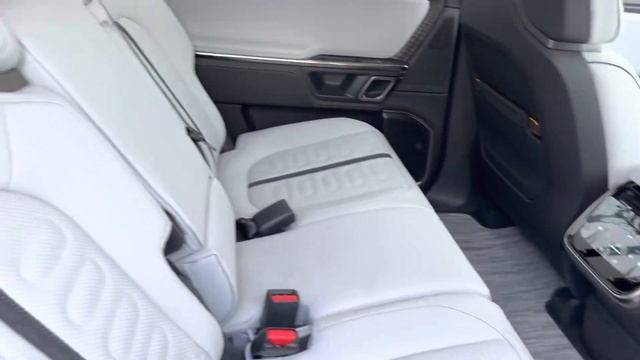 First Rivian R1S Launch Green with Ocean Coast Interior in Minnesota! смотреть онлайн