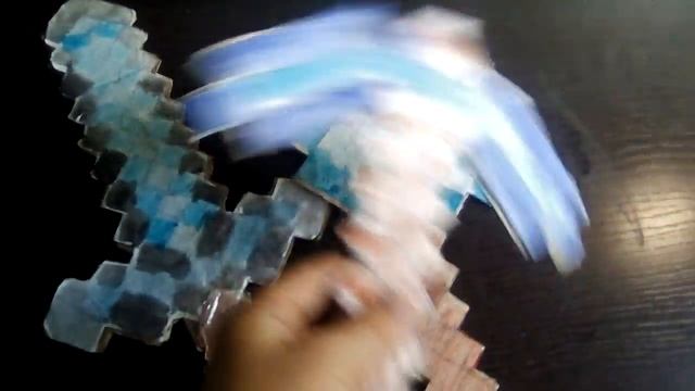 Что лучше ? Топор меч или кирка из майнкрафта? смотреть онлайн