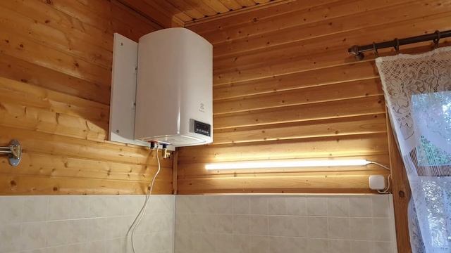 Электрический водонагреватель Electrolux EWH 30 Formax DL смотреть онлайн