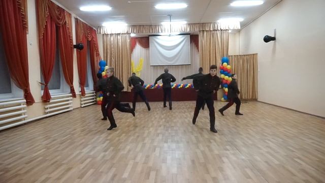 Казачий танец "Полно вам,снежочки" Старшая группа ансамбля танца "Любо" смотреть онлайн