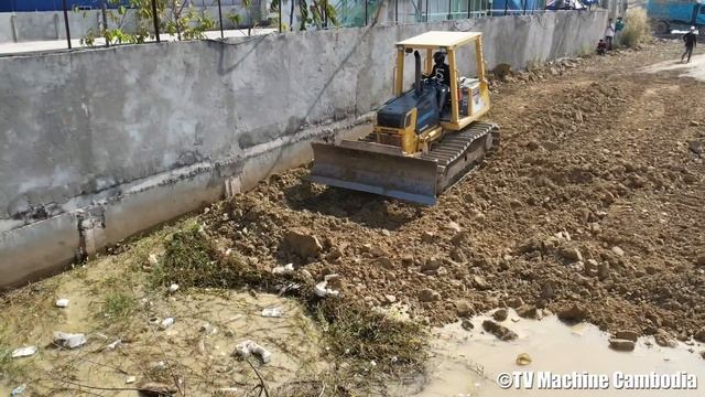 FULL Processing Small Project Skills Operator Miniature Dozer With Truck 5TON Spreading Stone смотреть онлайн