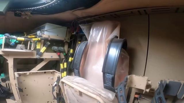 Броневик Mastiff PPV отогнали специалистам ОПК для изучения.