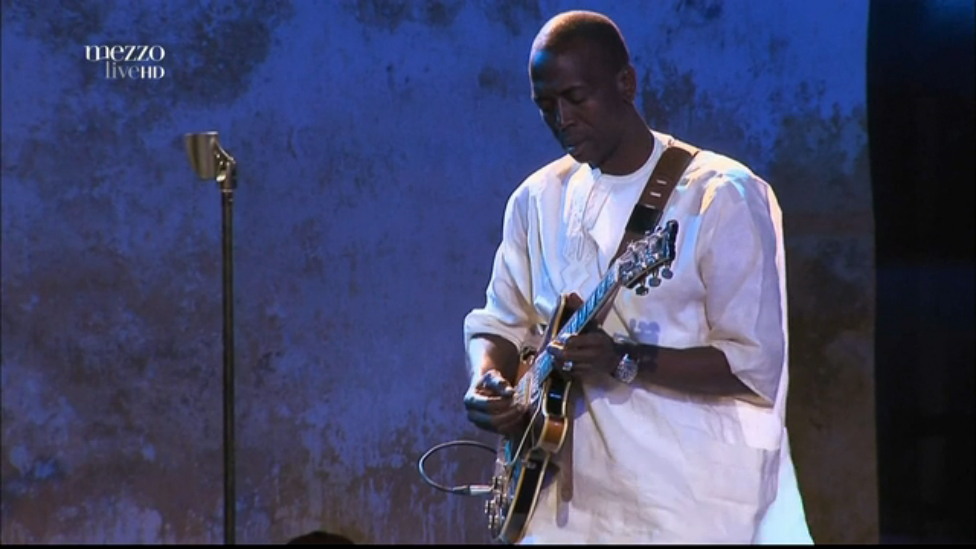 Youssou N'Dour - au Festival de Fes des Musiques Sacrees =HD= смотреть онлайн