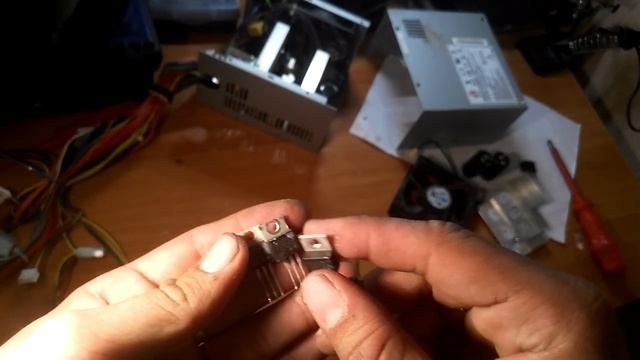 Разбираем на запчасти блок питания смотреть онлайн