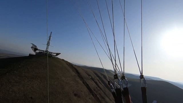 Полёт на параплане под северный ветер ,сезон 2023г смотреть онлайн