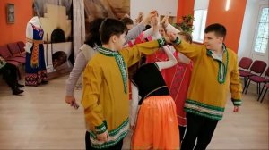 "Забавы русской старины" Игра "Ручеек"