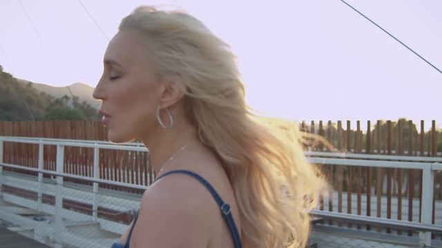 JES - Tight Wires (Official Music Video) смотреть онлайн