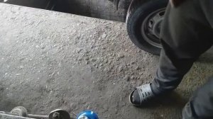 Замена задней стойки амортизатора на лада Гранта