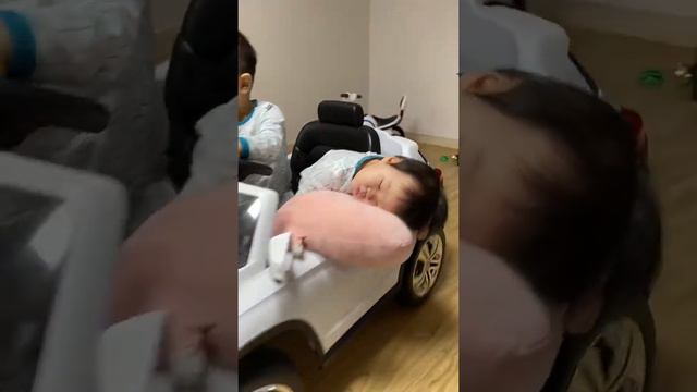 Костяна укачало в машине...) смотреть онлайн