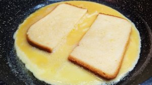 Вкусный завтрак с тостерным хлебом, яйцом и сыром. так быстро и легко готовим завтрак