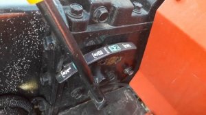 Уровень масла трансмиссии минитрактора Mitsubishi MTX