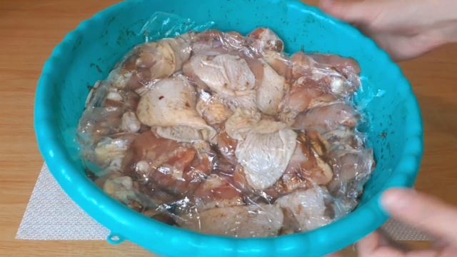 ВЕСЬ СЕКРЕТ В МАРИНАДЕ.Сочные Куриные Бедрышки в духовке??? смотреть онлайн