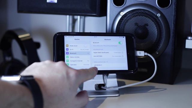 Altavoz inalámbrico UE BOOM 2 de Ultimate Ears смотреть онлайн