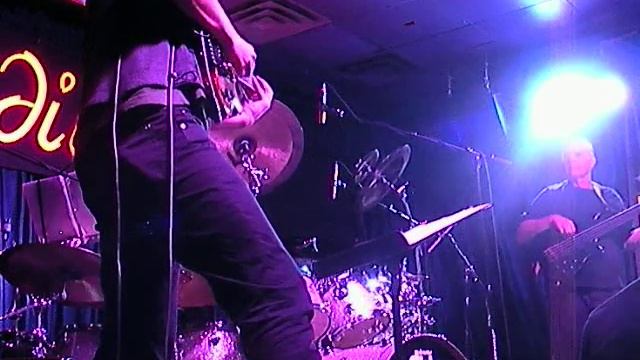 Alex Machacek with Terry Bozzio and Doug Lunn --Iridium nyc 7-8-11 OUT TRIO смотреть онлайн