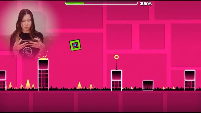 играю в geometry dash,но если проиграю выполняю наказание *это было жёстко..* смотреть онлайн
