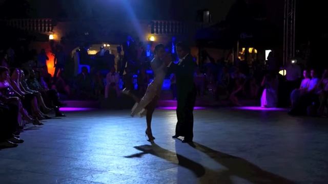 Leonel Mendieta & Natalia Hassan with Solo Tango Orquesta смотреть онлайн