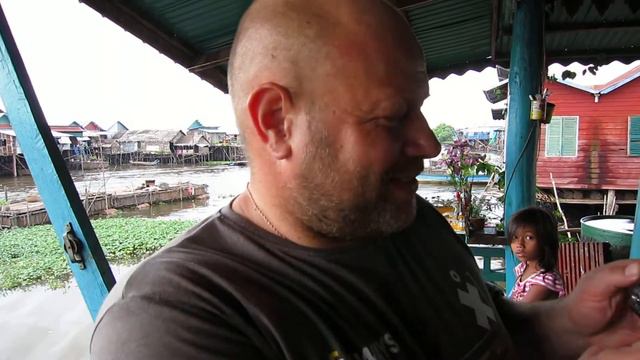 cambo 0995 плотное движение по реке Тонлесап, Камбоджа смотреть онлайн