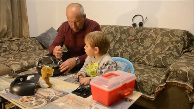 Мастер Саша Лучший детский мастер по ремонту колонок динамиков смотреть онлайн