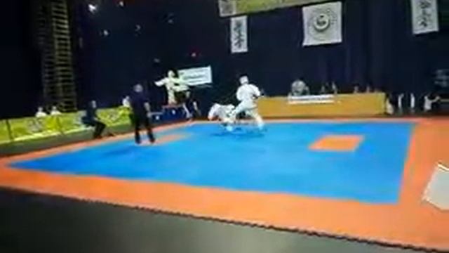 1 бой на Чемпионате Оребнургской области смотреть онлайн