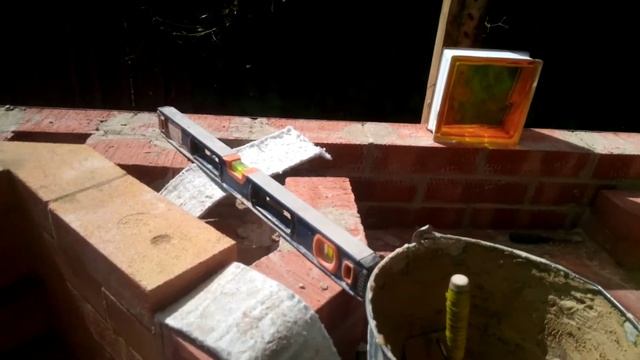 Кладка барбекю продолжается,