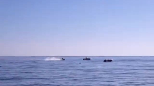 Прыгаю по волнам на аквабайке смотреть онлайн