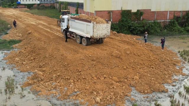 Wonderful New Step Expert Active Stronger Dozer Push Drop Soils Rock Into Water With Dump Truck.