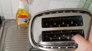 Как чистить тостер.