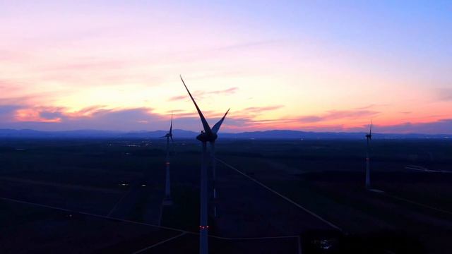 Wind Turbines in 4k with DJI Mavic 2 Zoom | BEST FOOTAGES 2020 🚀 смотреть онлайн
