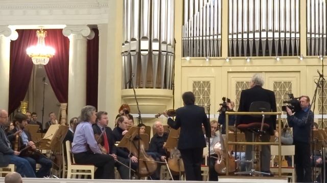 Представление скрипки оркестру Филармонии 16 фев. смотреть онлайн