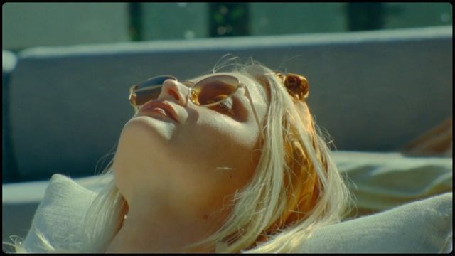 Tropic High by Tens смотреть онлайн