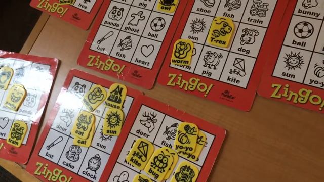 Effie plays Zingo! смотреть онлайн