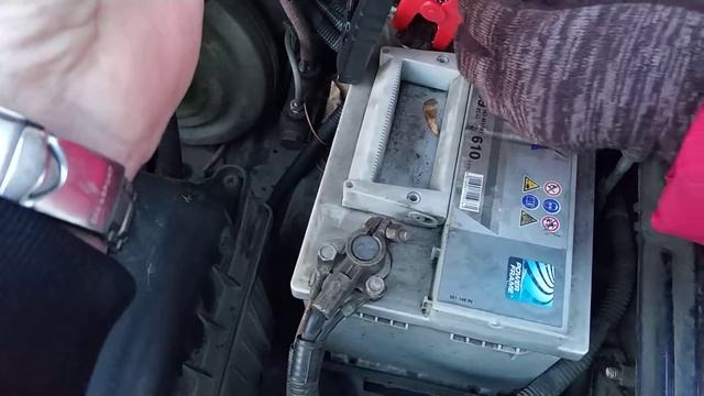 Шеви Нива 1.7 инжектор запуск севшего аккумулятора 60 Ампер час смотреть онлайн