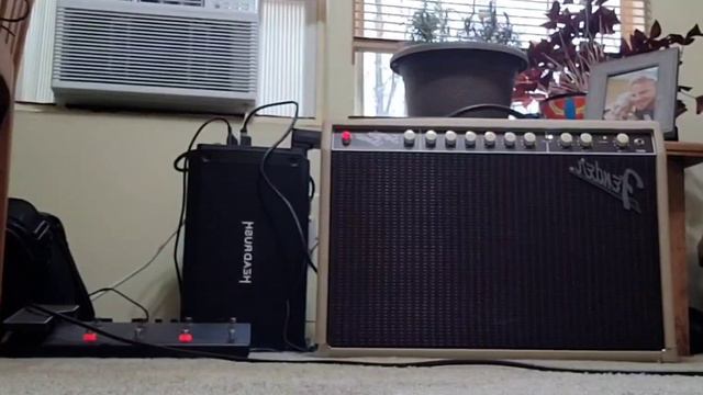 Fender Super Sonic 22 vs Line 6 POD GO (no talk) смотреть онлайн
