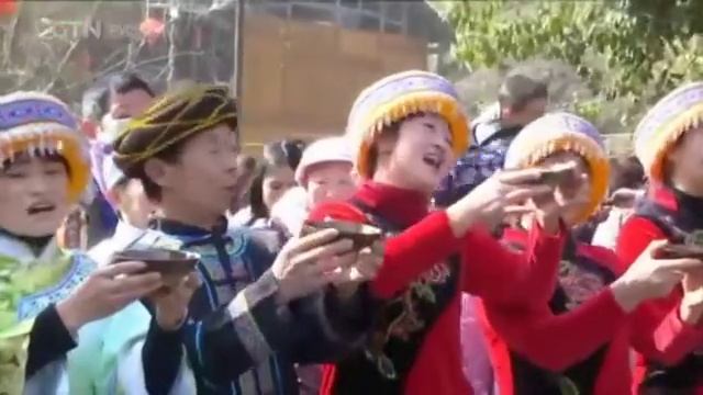 В честь наступающего праздника Весны по всему Китаю проходят традиционные торжества смотреть онлайн