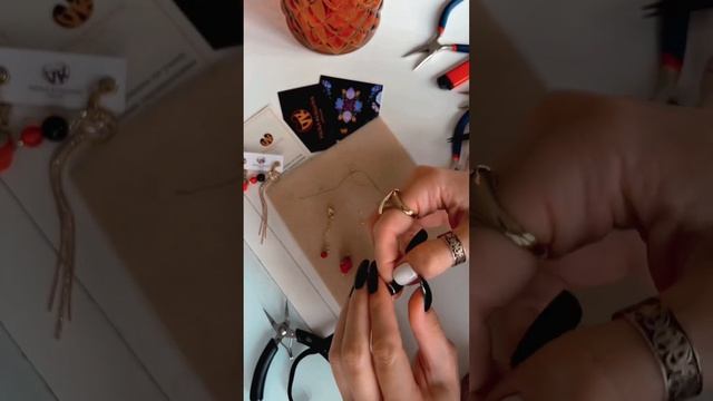 Творческий процесс создания чокера и серёжек ? смотреть онлайн