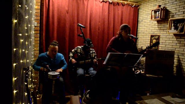 Евгения Ванеева and CJ - Птицы (Live г. Ульяновск бар DOVLATOV) смотреть онлайн