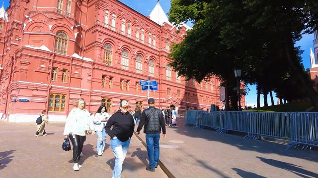 Погуляшки в Москве 1-ый день смотреть онлайн