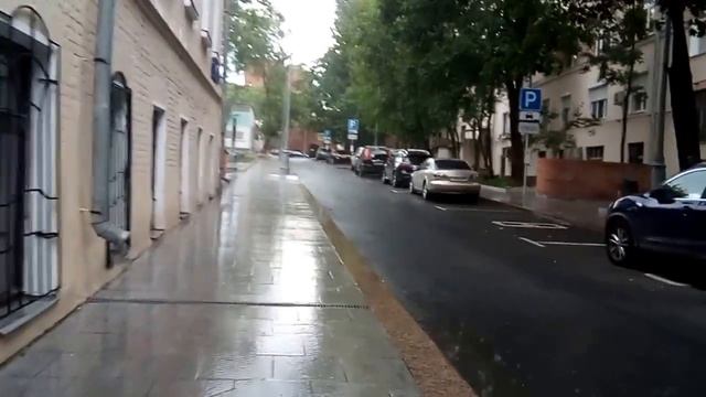 Прогулка по Тетеринскому переулку в сторону Таганской площади. смотреть онлайн
