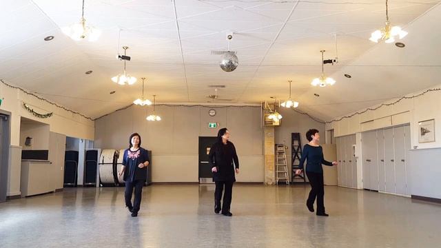 Mamma Mia - (Beginner) Line Dance смотреть онлайн