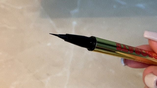 Подводка для глаз VIVIENNE SABO Acrobate обзор свотчи смотреть онлайн