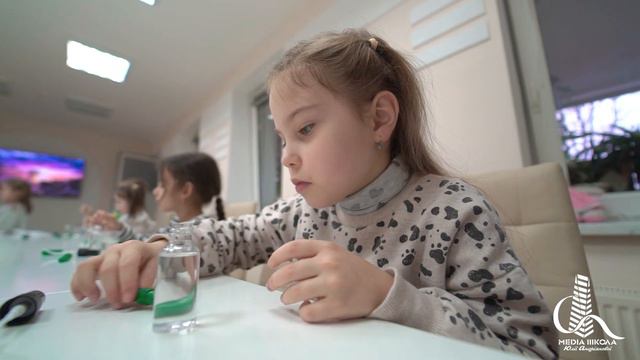 Майстер-клас виготовлення парфумів / Медіа-школа Юлії Андріянової смотреть онлайн