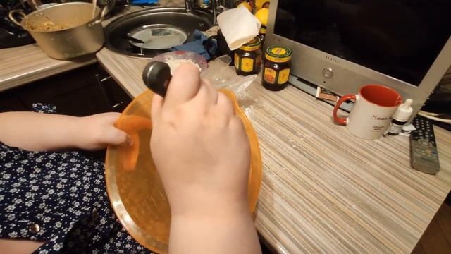 Пирожки с капустой и яйцом смотреть онлайн