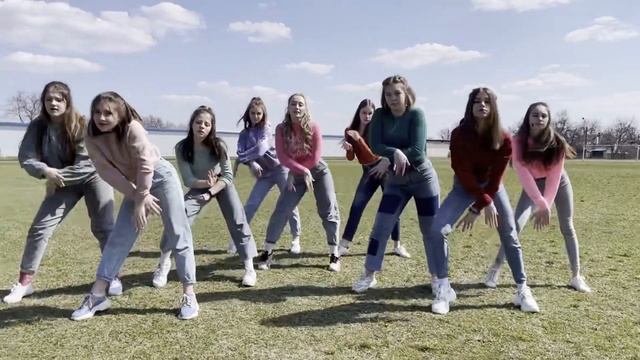 Девчули, ждём вас в дружный коллектив ? k-pop Смела смотреть онлайн