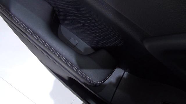 Subaru Forester 2.0X Platinum (2018) Exterior and Interior смотреть онлайн