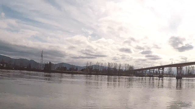 Attempting a 2000' River Crossing With a Toy Grade Drone. MJX X708 Cyclone смотреть онлайн